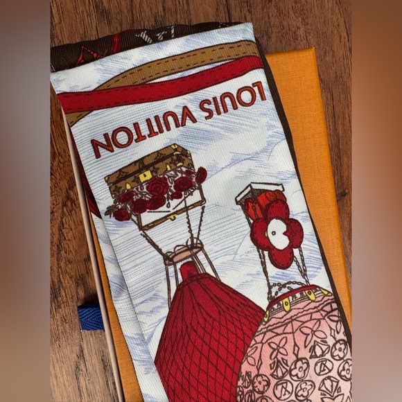 LV Up Up and Away Bandeau Sold out! - Picture 7 of 16